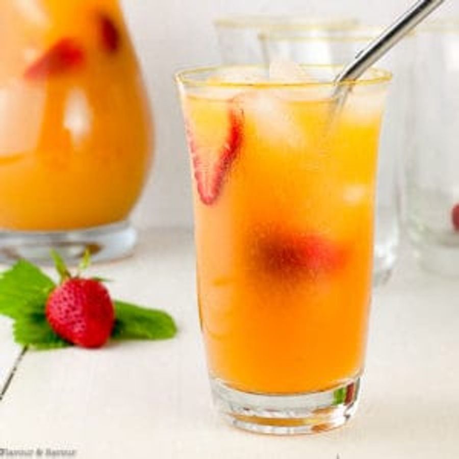 Peach berry green tea